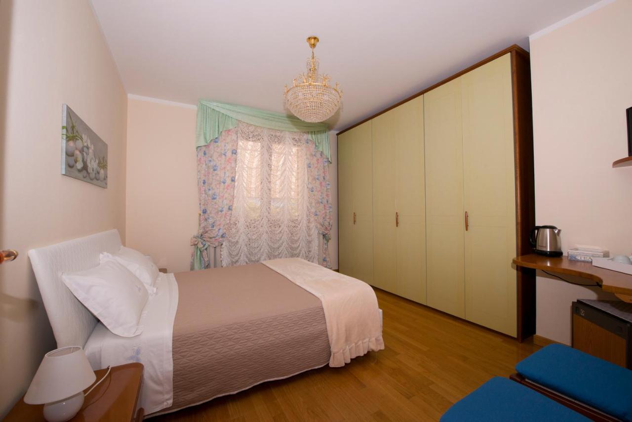 La Casa Di Pimpi Bed & Breakfast Desenzano del Garda Eksteriør bilde